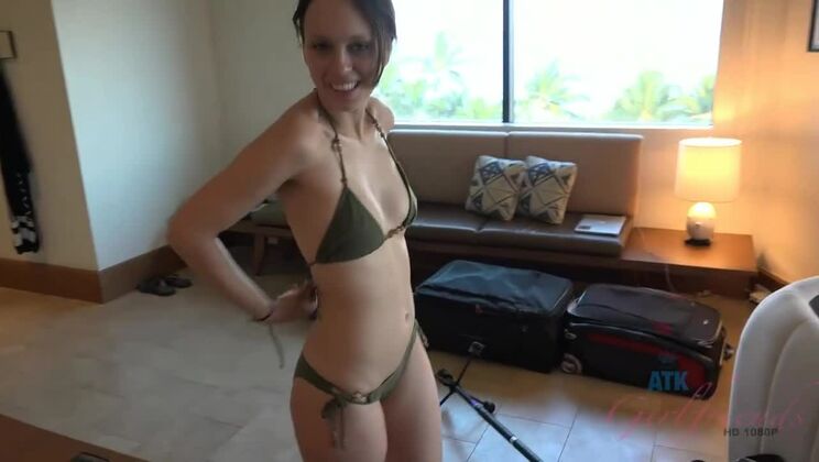 Jade Nile Footjob Leads to Creampie - Fetish POV