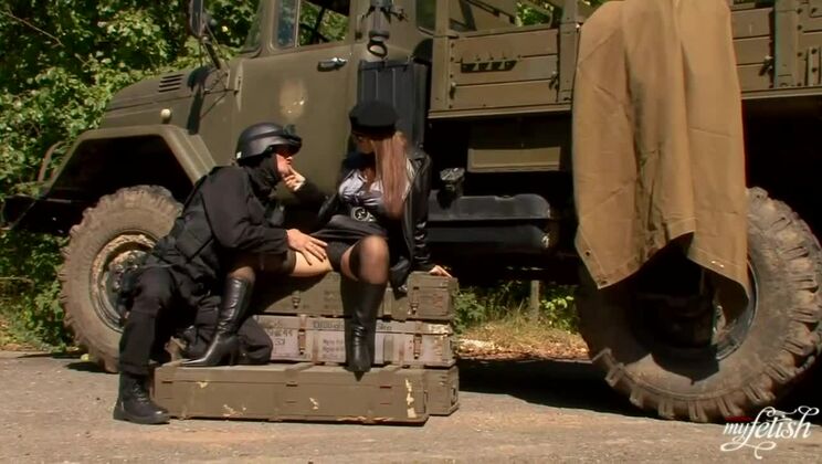 Outdoor Sex with Dominno - Big Cock Blonde MILF