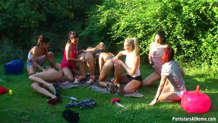 [Tainster] - Rachel, Jenny & Victoria Oiled and Ready Outdoors - Kari - Victoria Puppy - Jenny Simons - Leila Smith - Rachel Evans - Donna Joe - Kitty Jane