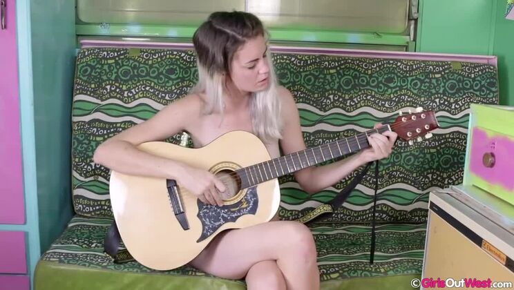 Tasmyn plays with herself - amateur blonde hairy solo