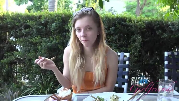 Riley Star Gives Hot Dinner Date Blowjob & Footjob