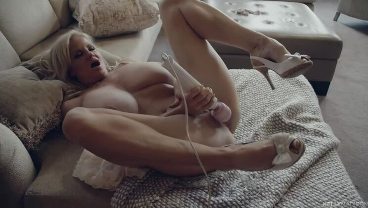 [KellyMadison] - Lace and Vibrators - Kelly Madison's Sexy Show