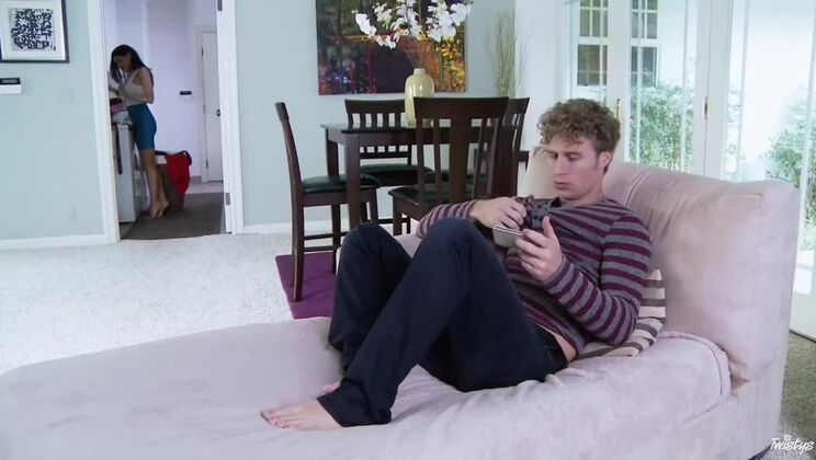 Big Titted Romi Rain in Dirty Laundry