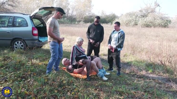 Facial Pleasure for Amy in a 4-Guy Gangbang