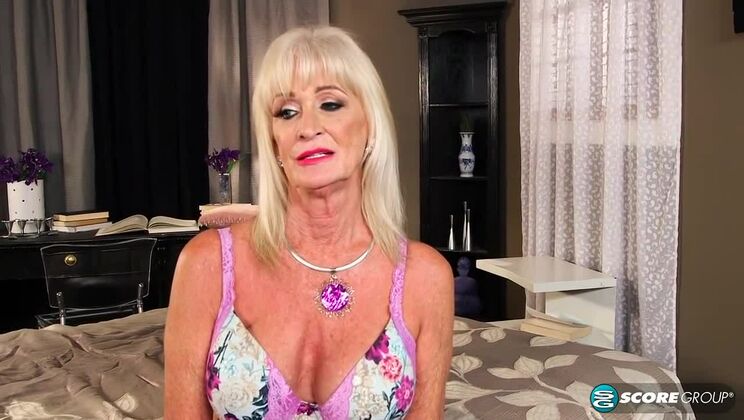 Leah L'Amour and Tony Rubino in a Big Cock Cumshot