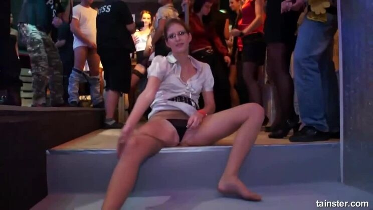 [Tainster] - Blonde, Brunette, and Redhead in Wild Orgy - Lucy Bell - Kitty Jane - Mischelle - Leony aprill - Vivien - Welli - Vivien1