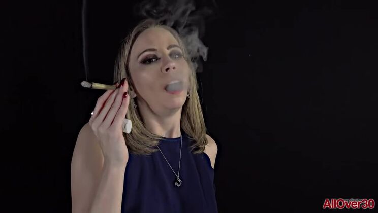 [MatureFetish] - Solo Norah Nova Puffing Blonde - Norah Nova