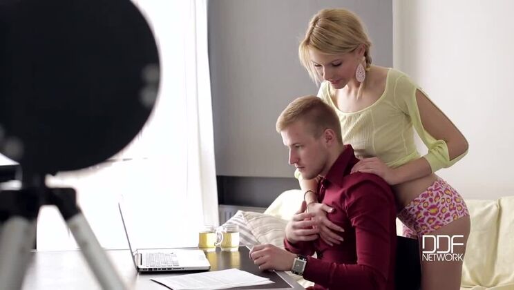 [HandsOnHardcore] - Hot Blonde Karina Grand Seduces Boyfriend With Her Body - Lana Roberts