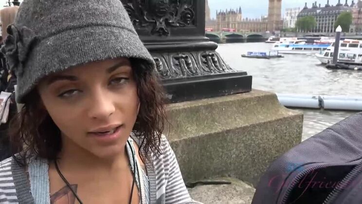 Holly Hendrix: Blowjob and Then Some Tourist Fun