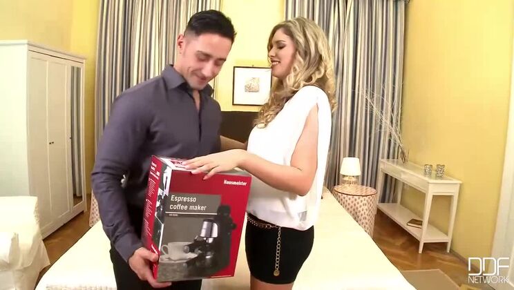 [HandsOnHardcore] - Brunette Bombshell: Eva Parcker - Eva Parcker