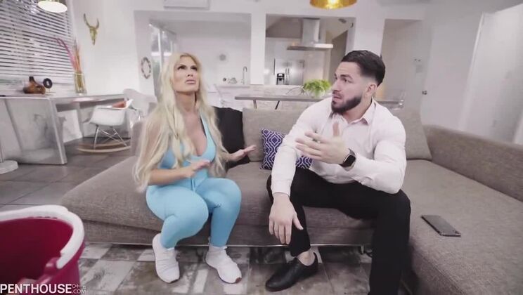 Casca Akashova's Big Tits Maid Service