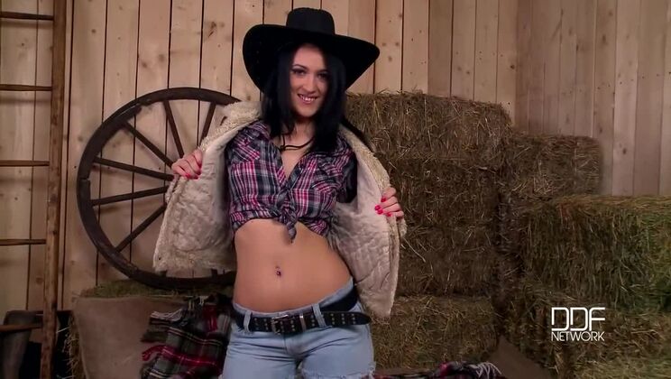 [1By-Day] - Betty's Solo Sizzle - Betty