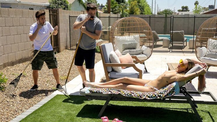 Teacher's Naughty Bikini Lesson - S4:E5