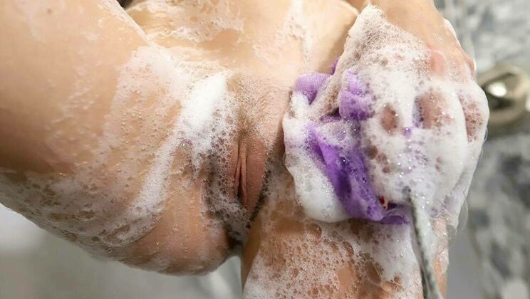 Josie Tucker Gets Rough Anal and Deepthroat Action