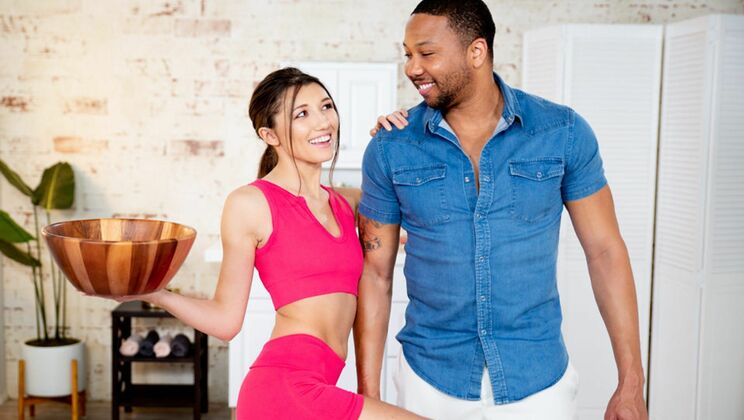 [NuruMassage] - Black Petite Girl Gives Handjob - Maya Woulfe - John Legendary