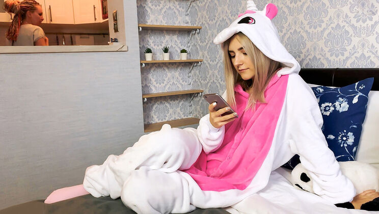 [TeamSkeetXSeries] - Conceal from Mom's View - Eva Elfie - Adam Ocelot