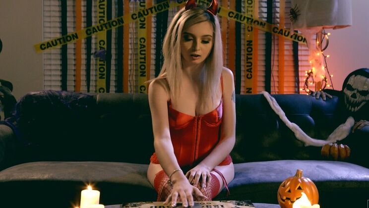 Blonde Petite Sex Machine - Ricky Spanish