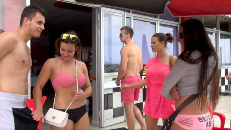 [SummerSinners] - Pissing in Public with a Brunette - Billie Star - Alexis Cherry