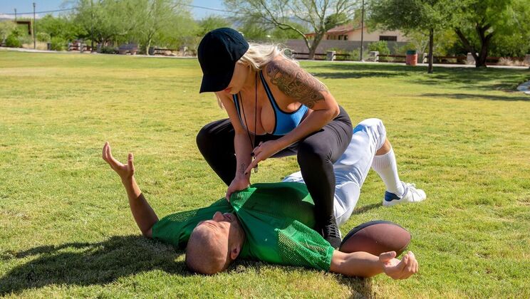 [Brazzers] - Elle's Enhanced Body Fucked - Nina Elle - Xander Corvus