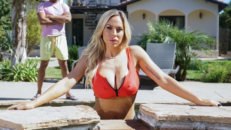 [Brazzers] - Blonde Babe Olivia Austin Gets Wet by the Pool - Olivia Austin - Ricky Johnson