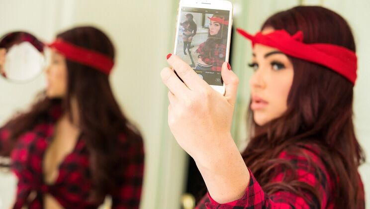 Fuck My Face, Not My Selfie!