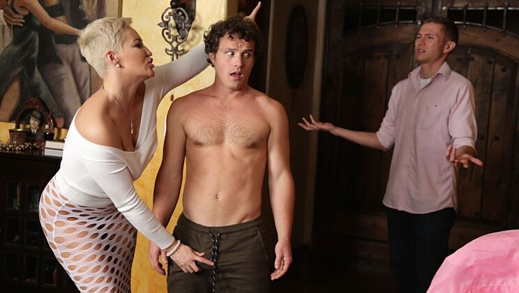 [MilfHunter] - Short Hair Sex Kitten in Action - Robby Echo - Ryan Keely