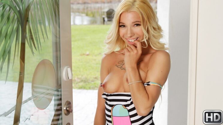 Amateur Teen Kenzie Gets Down