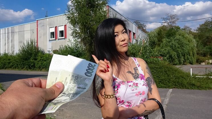 Akasha Coliun Loves Big Dick Outdoor