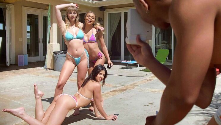 [RKPrime] - Shaved Pussy Licking on Photo Day