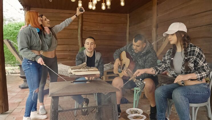 [SneakySex] - Mina's Bubble Butt Gets Fucked