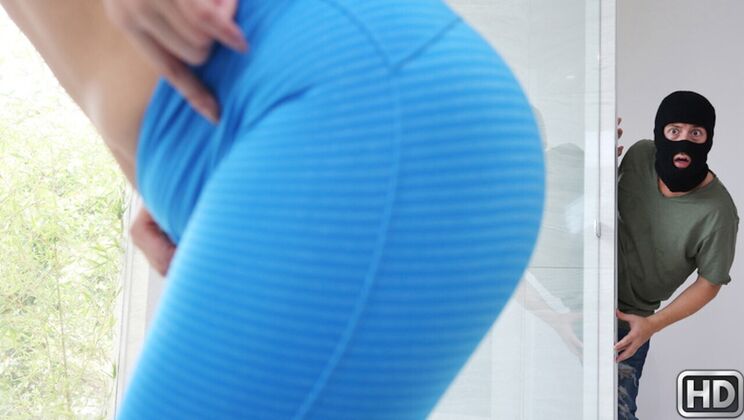 [BigNaturals] - Robbed and Fucked in Shower - Alix Lovell - Jessy Jones