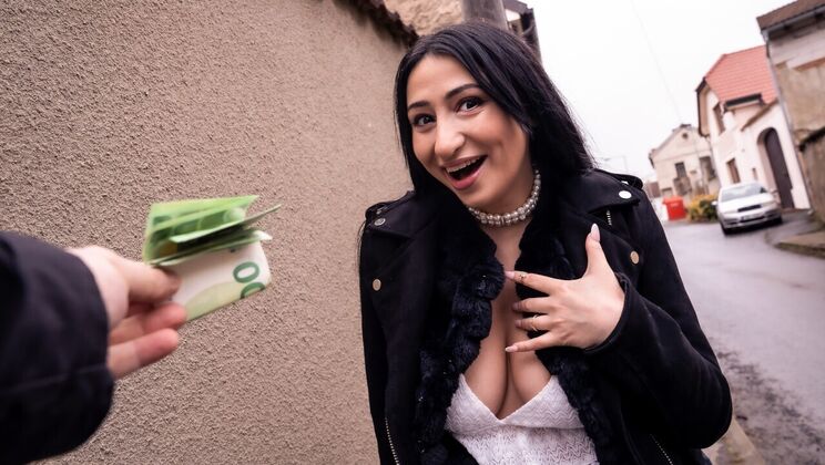 [PublicAgent] - French Amateur Didi Zerati Loves Facial