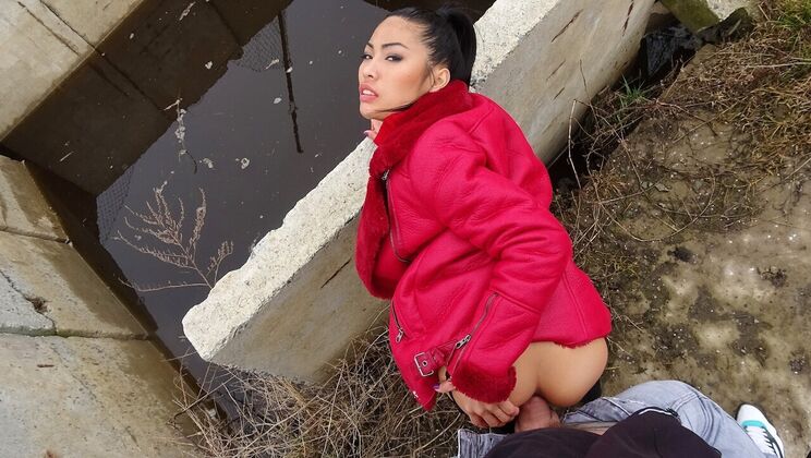 Big Tits Thai Amateur Gets Cum on Pussy