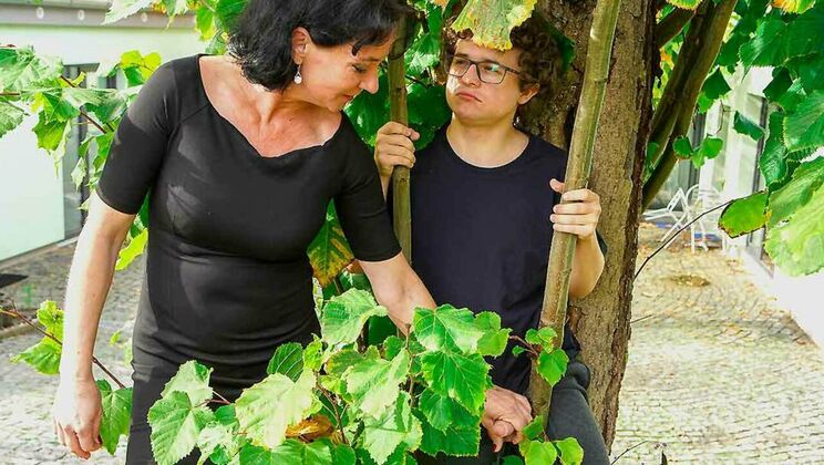 [Grandmams] - Stalker's Trimmed Obsession - Jambie King - Rita Black