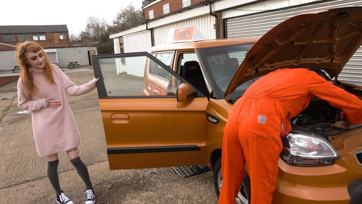 Redhead Squirts During Wet and Wild Sex