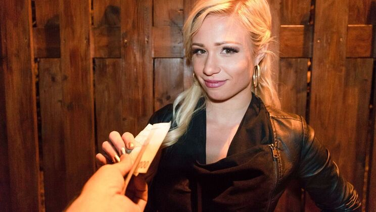 Outdoor Sex with Blonde Gabi Gold