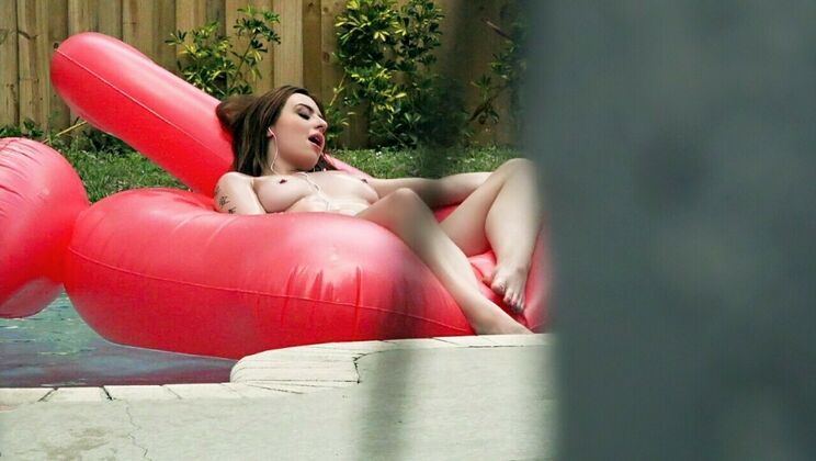 [PervsOnPatrol] - Big Cock Tony Rubino Fucks Scarlet Johnson Outdoors - Tony Rubino - Scarlet Johnson