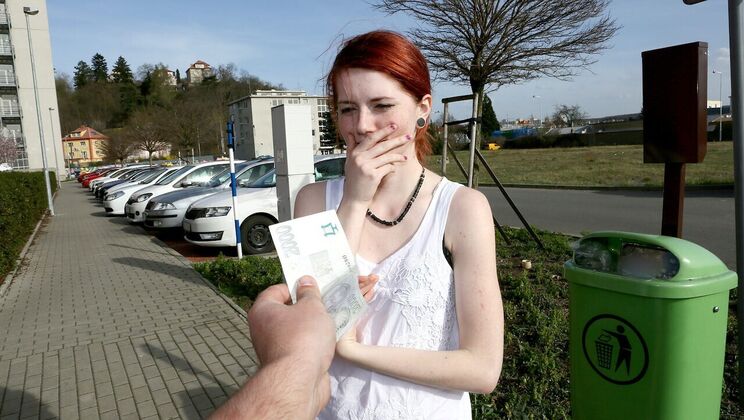 Girl Gets Fucked by Stranger in Public for Cash