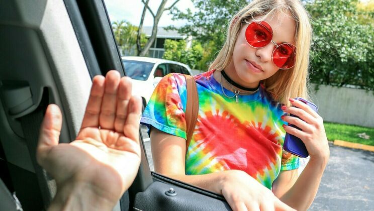 [StrandedTeens] - Reverse Cowgirl Cheating with Driver - Tony Rubino - Khloe Kapri