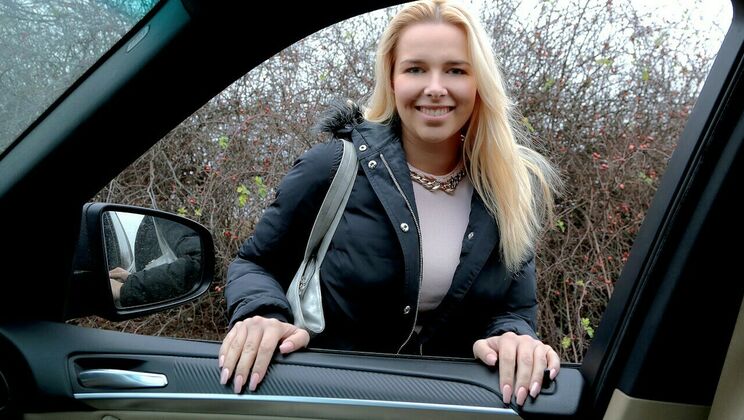 [StrandedTeens] - Blonde Bombshell Nikky Dream's Car Ride - Nikky Dream