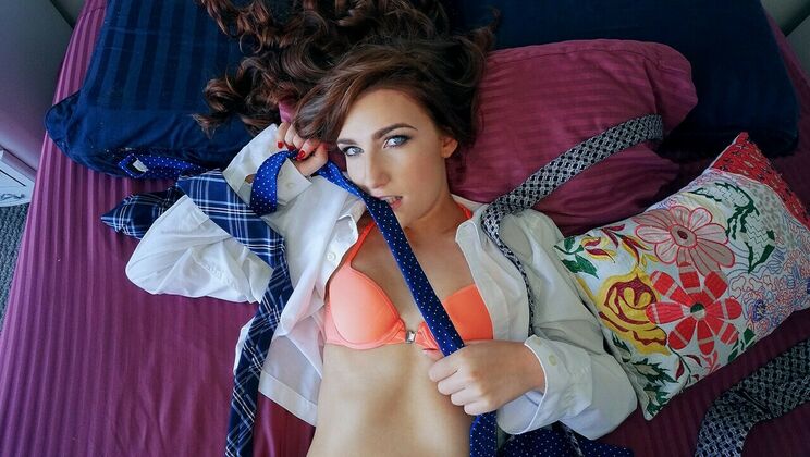 Tattooed Amateur Alex Legend in Steamy Doggystyle