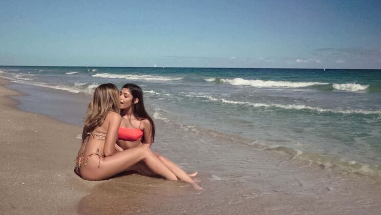 Latina & Blonde Kissing Cuteness