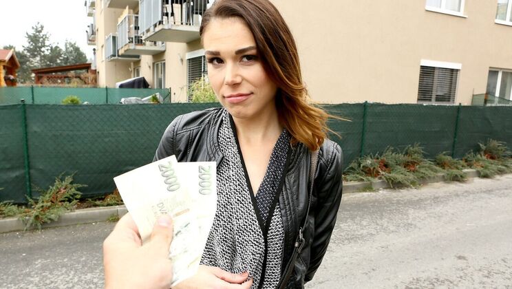 Outdoor Creampie for Pussy in Car