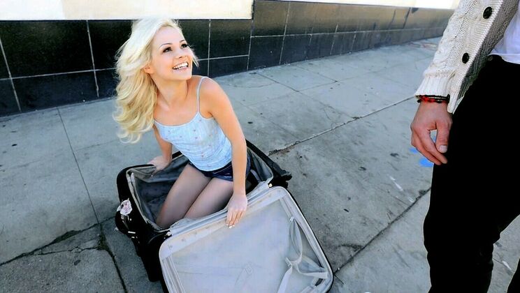 Elsa Jean's Natural Tits Bounce During Sex