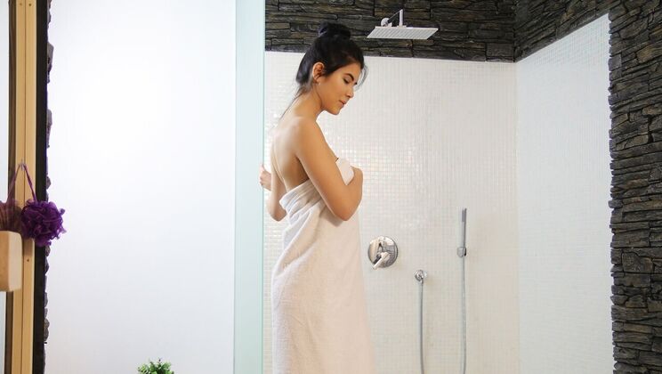 European Lovers Get Naughty in the Shower