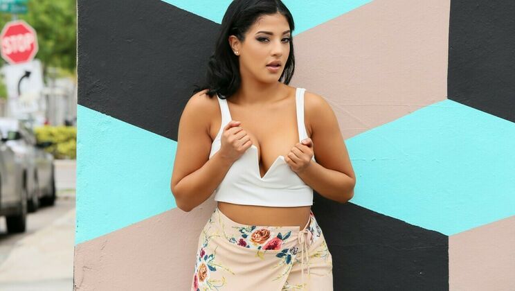 [PublicPickups] - Letting It All Out in Public - Oliver Flynn - Kosame Dash