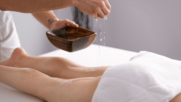 [MassageRooms] - Young Italian Girl's First Massage Fuck - Max Dior - Francesca Palma