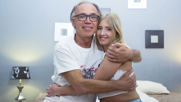 [Oldje] - Old and Young Blonde Passion - Aria Logan - Miles