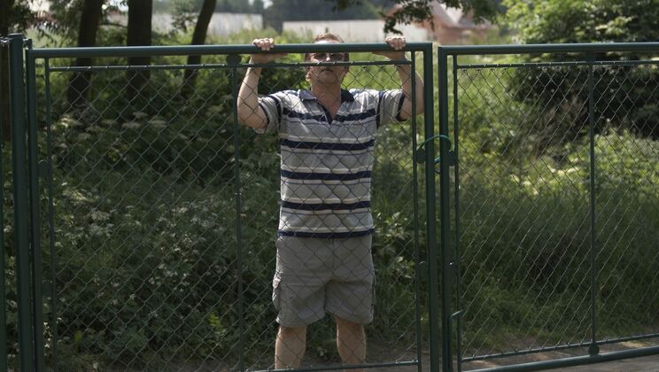 [Oldje] - Natural Tits Babe Gets Kissed and Fucked