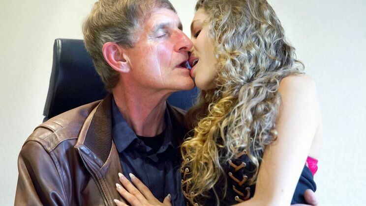 [Oldje] - Office Blackmail Turns into 69 - Rebel Lynn - Patrik